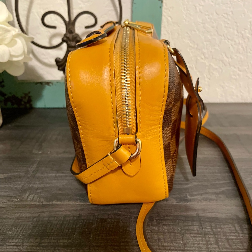 Louis Vuitton Damier Crossbody - Picture 6 of 8